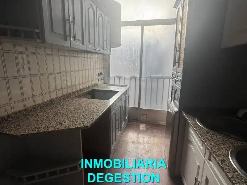 Piso de 190 m² en Linares