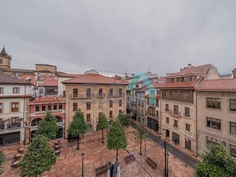 Piso de 83 m² en Oviedo