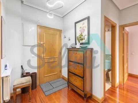 Pis de 82 m² a Oviedo