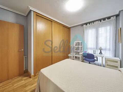 Piso de 132 m² en Oviedo