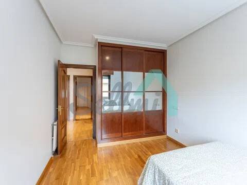 Piso de 132 m² en Oviedo