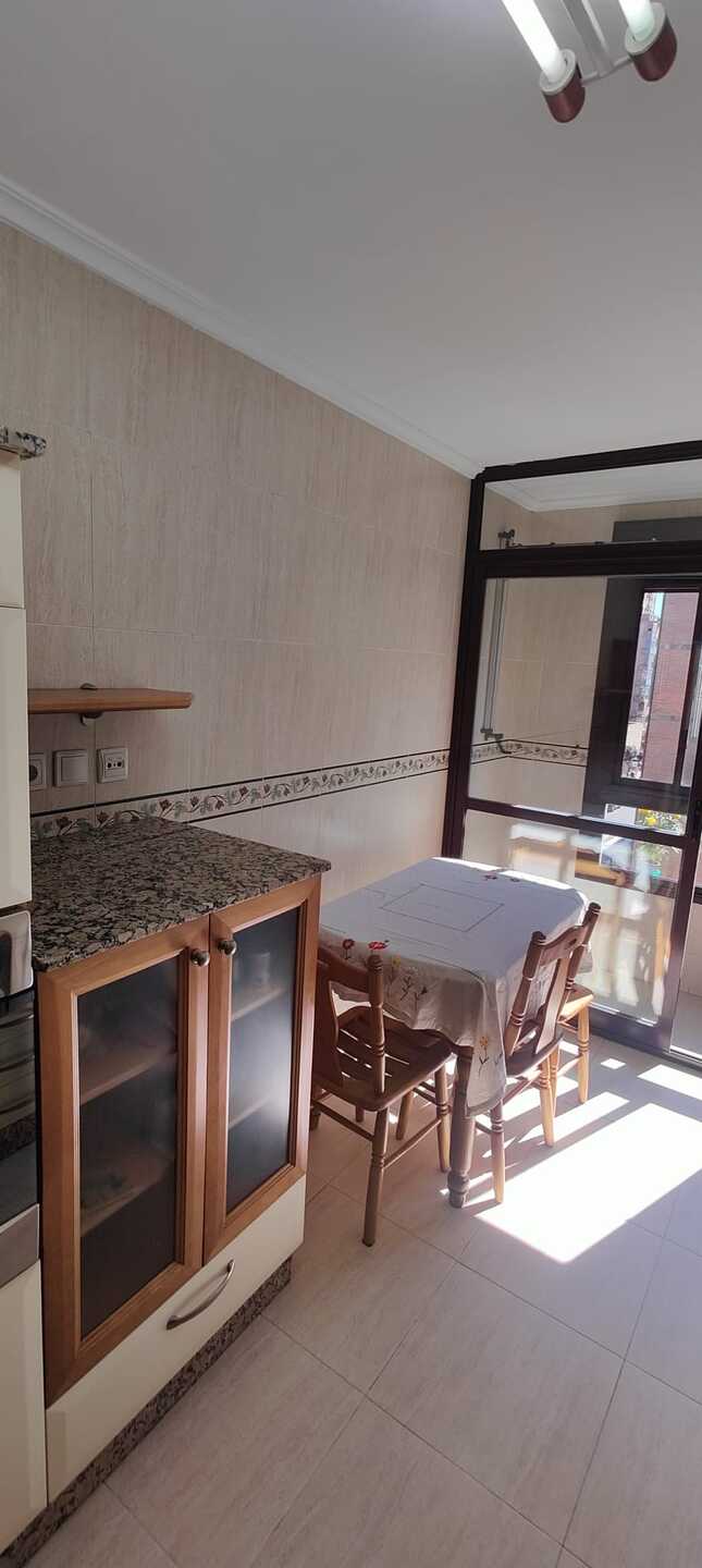 Piso de 82 m² en Oviedo