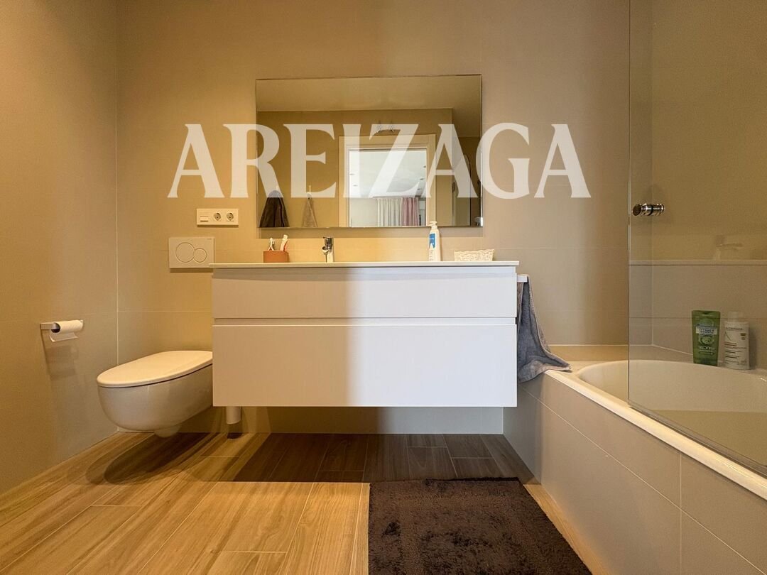 Casa de 200 m² en San Sebastián