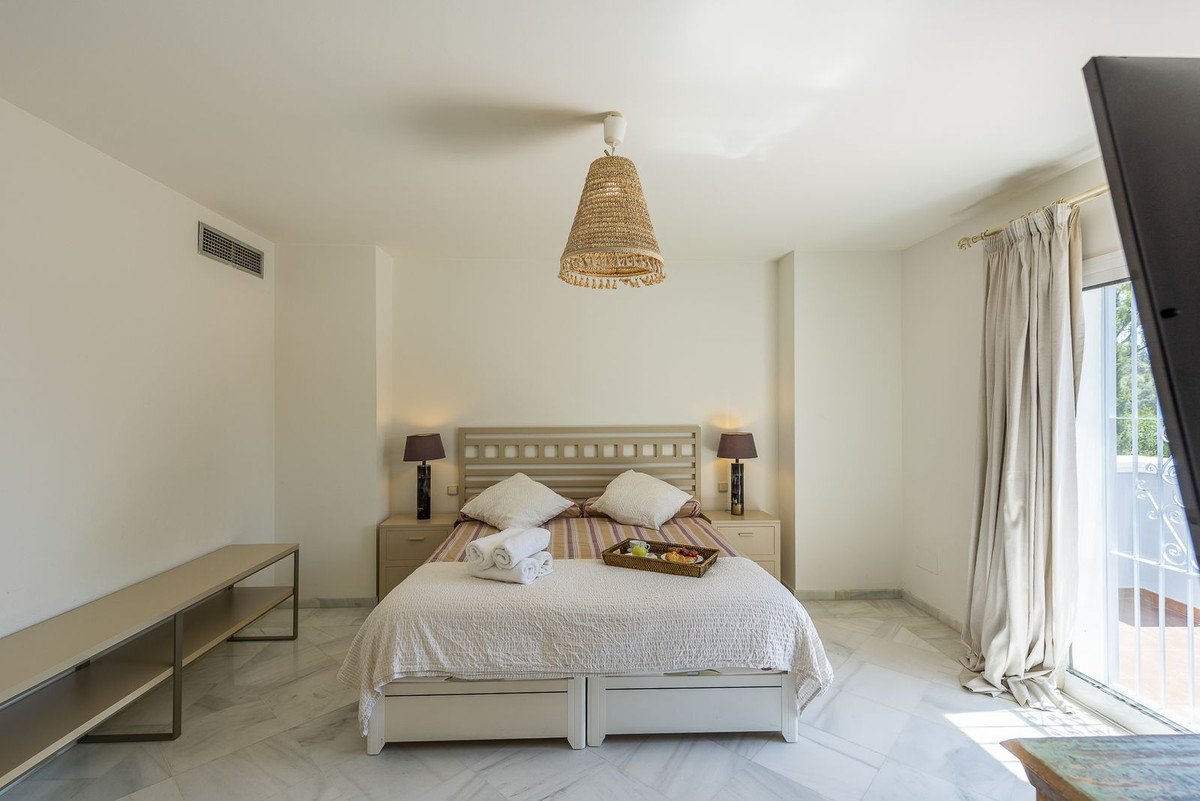Casa de 319 m² en Estepona