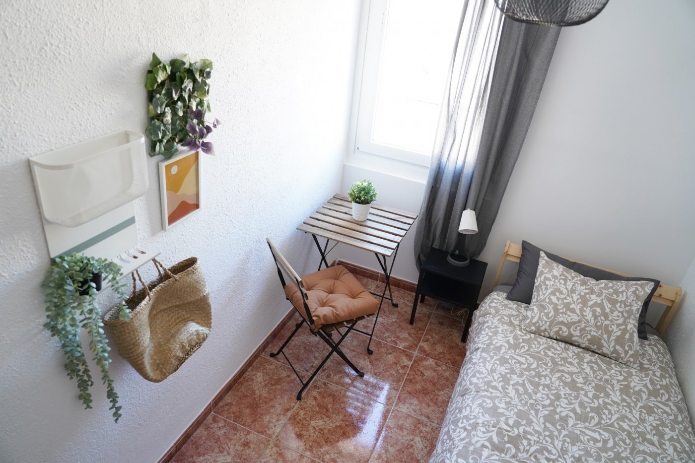 Zimmer 89 m², Valencia