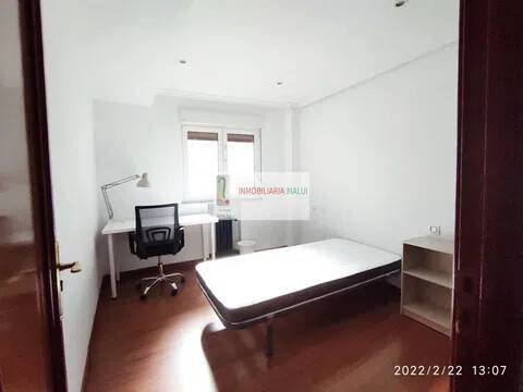 Piso de 180 m² en Oviedo