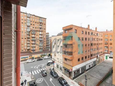 Piso de 57 m² en Oviedo