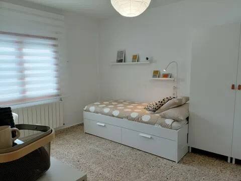 Habitación 240 m², La Almunia de Doña Godina