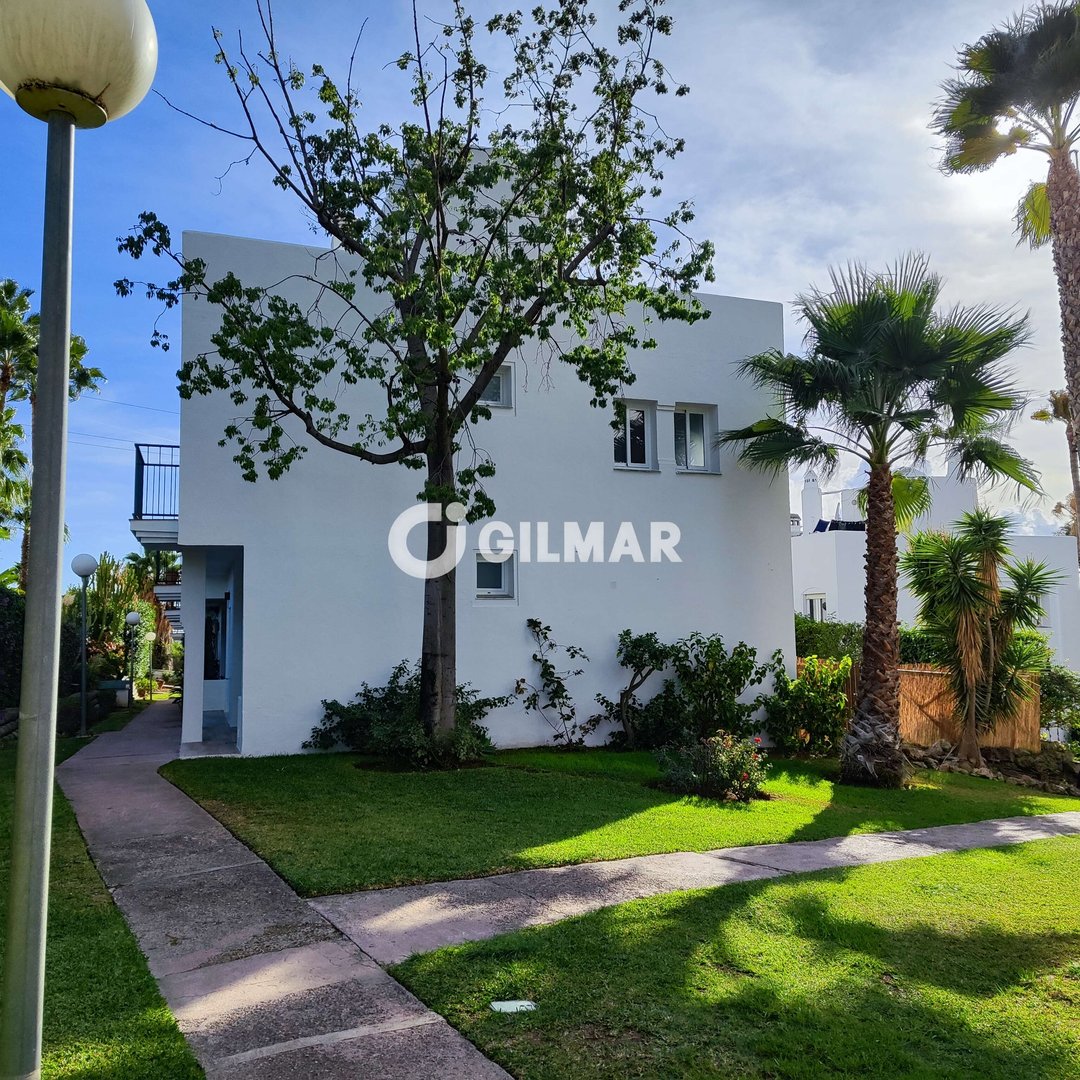 Casa de 220 m² en Estepona
