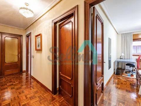 Piso de 131 m² en Oviedo