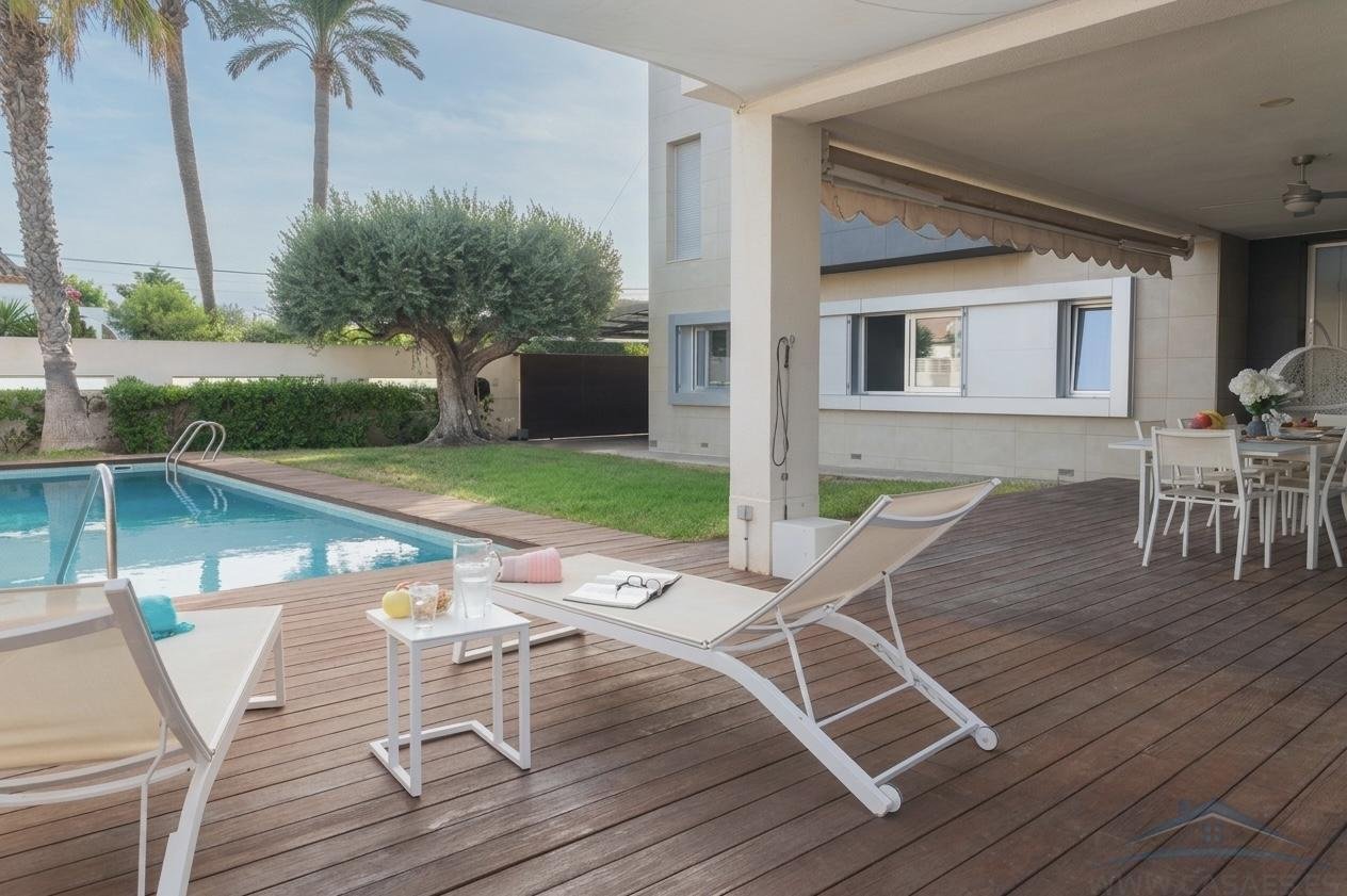 Piso de 515 m² en Roquetas de Mar