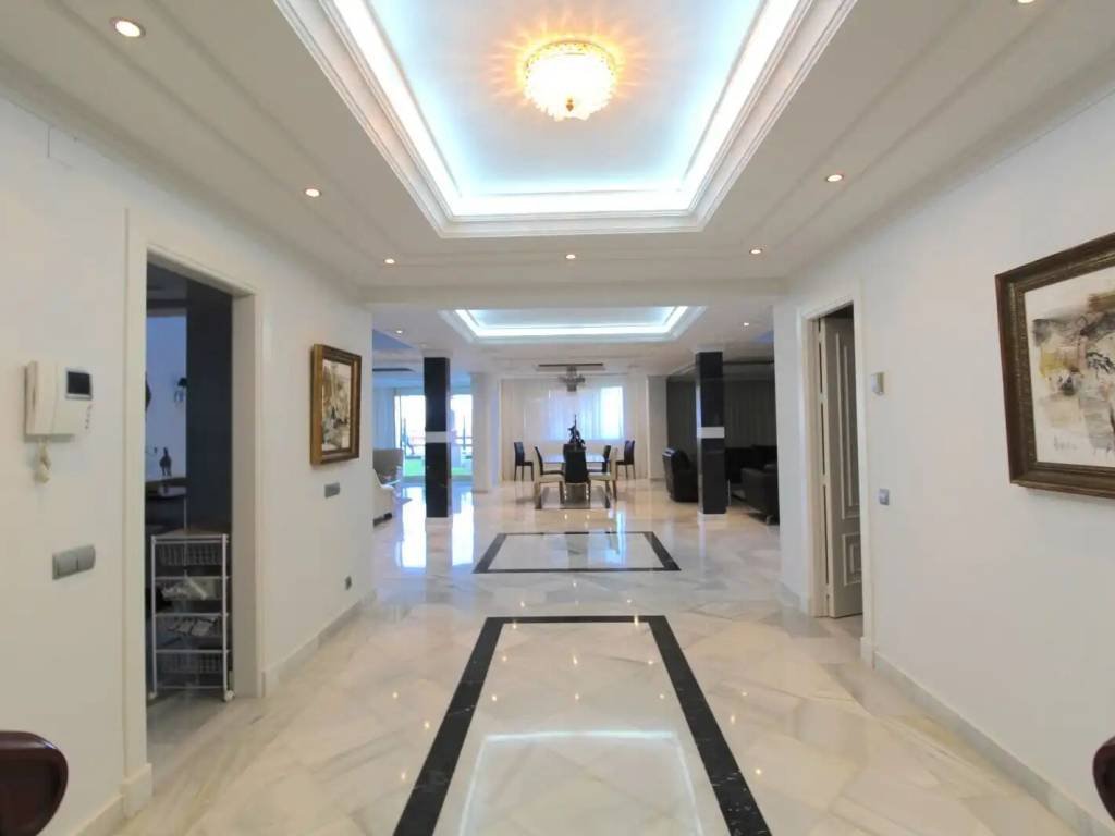 Wohnung 450 m² in Marbella