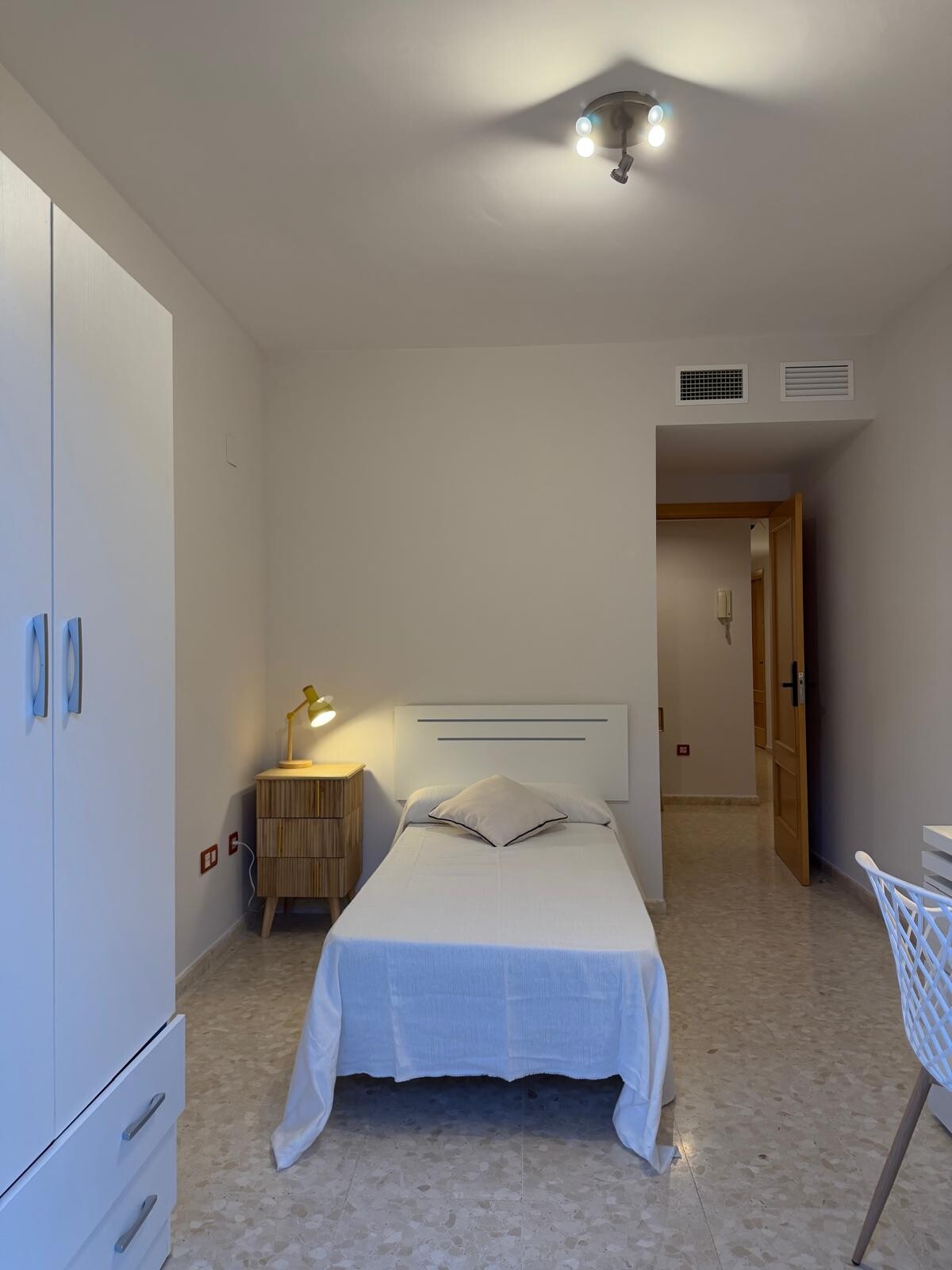 Habitación 300 m², Badajoz