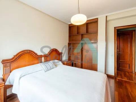 Piso de 122 m² en Oviedo