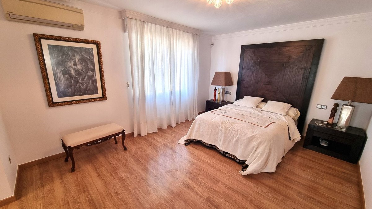 Casa de 593 m² en Luque