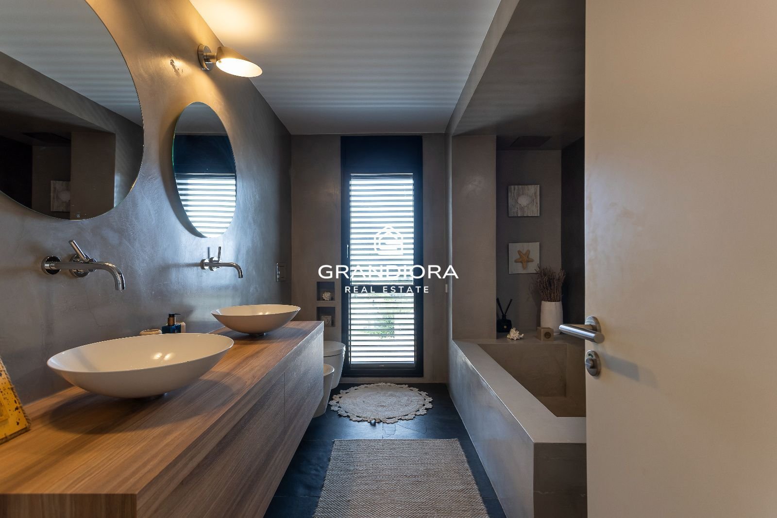 Casa de 450 m² en Población de Arroyo
