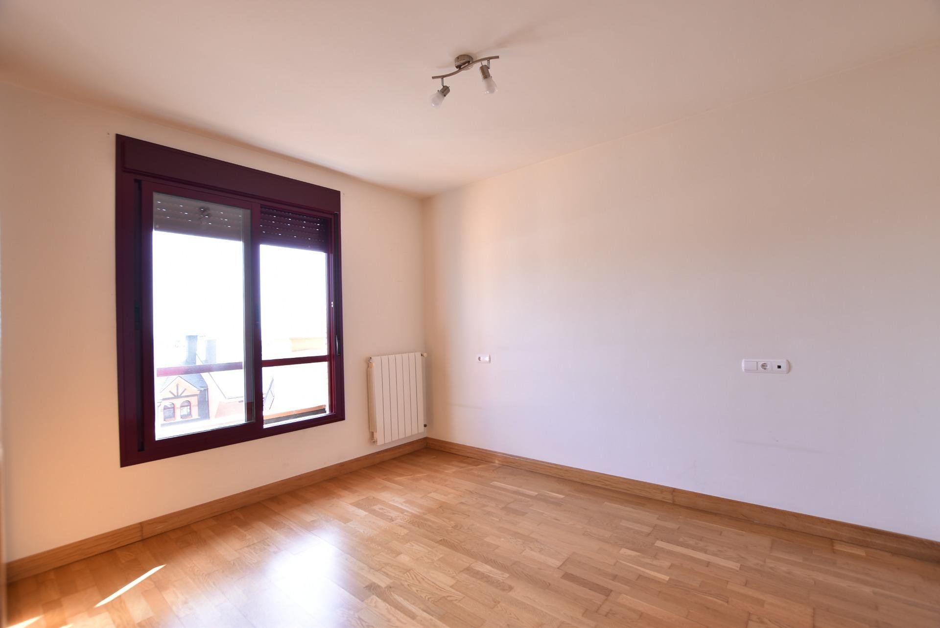 Piso de 210 m² en Granada