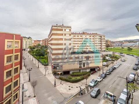 Piso de 67 m² en Oviedo