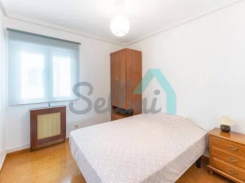 Piso de 80 m² en Oviedo