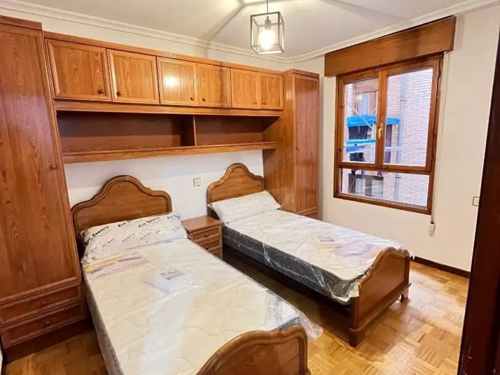 Piso de 70 m² en Oviedo