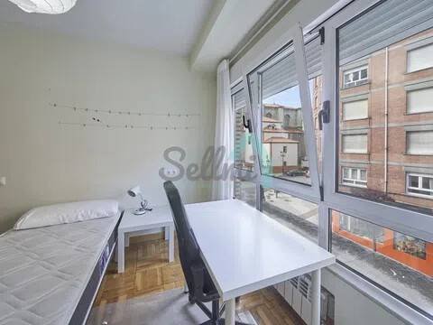 Piso de 85 m² en Oviedo