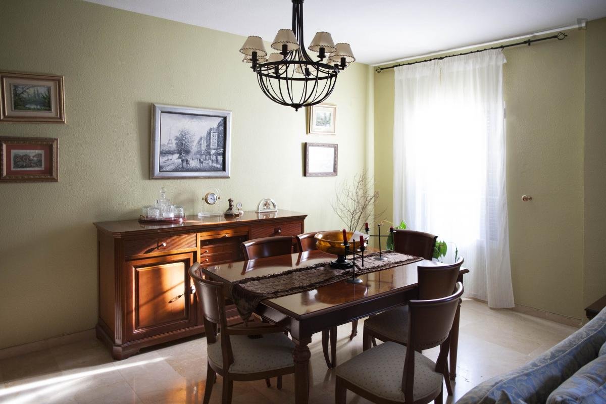 Habitación en alquiler, Sanlúcar la Mayor