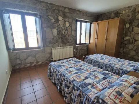 Casa de 140 m² en Gemuño