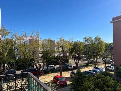 Flat 85 m² in Seville