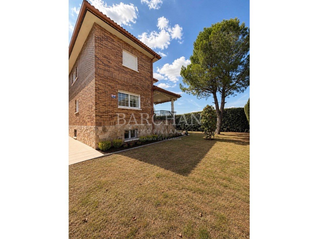 Casa de 300 m² a Villanueva de la Cañada