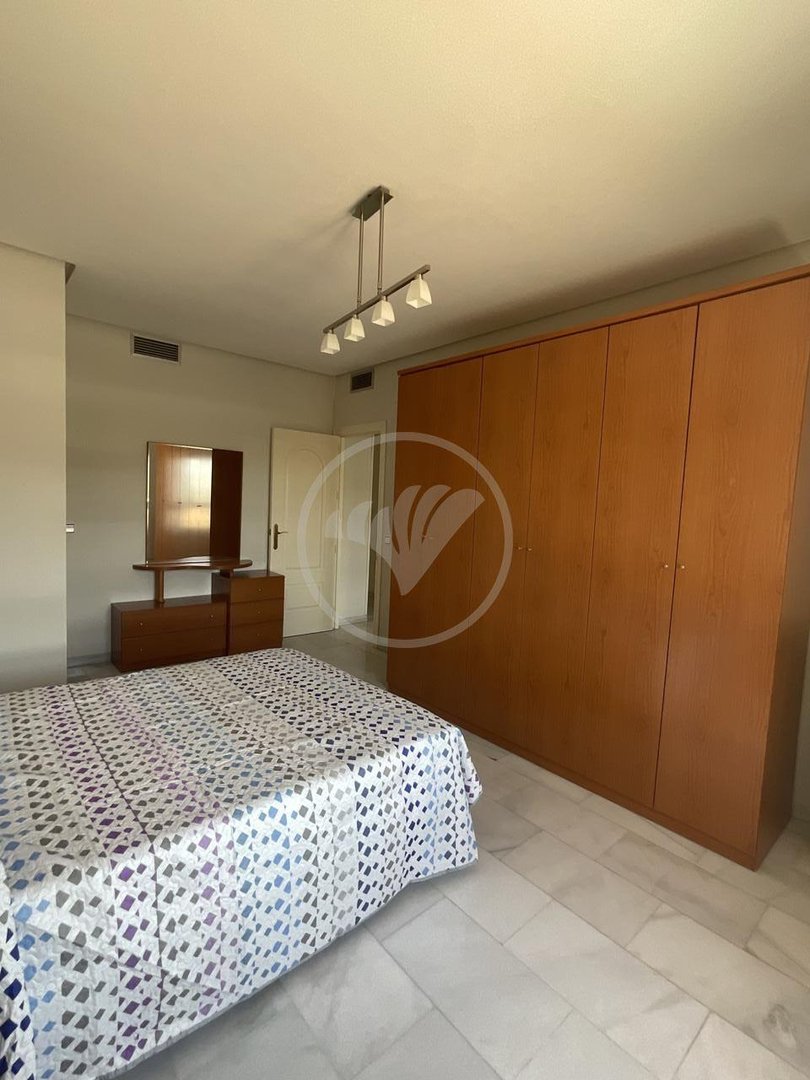 Piso de 100 m² en Linares