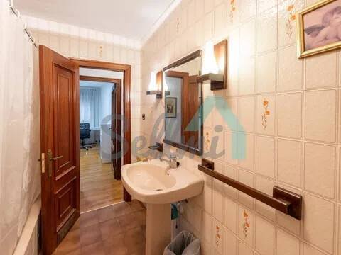 Piso de 126 m² en Oviedo