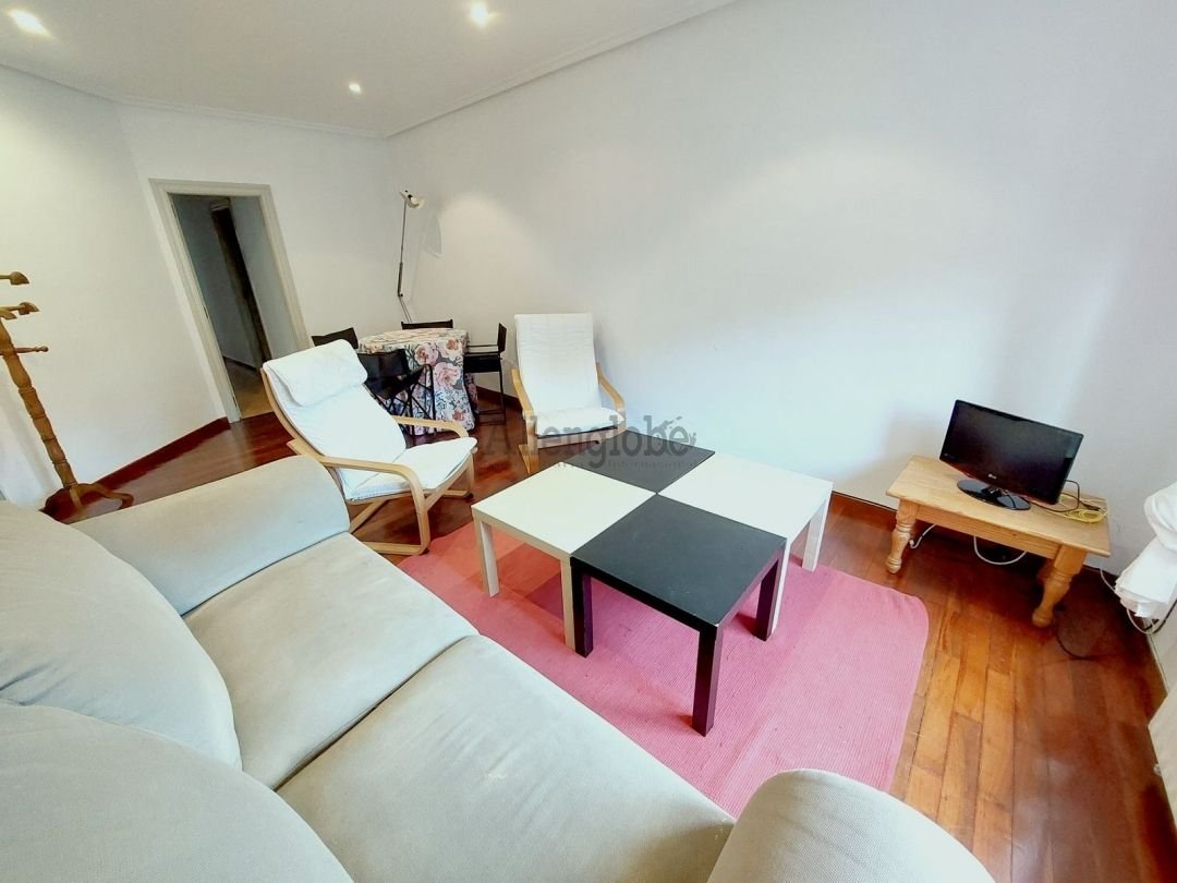 Piso de 99 m² en Oviedo