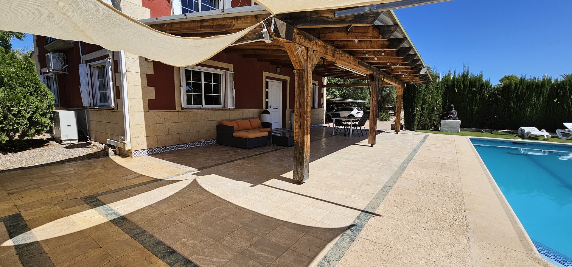Piso de 1500 m² en Totana