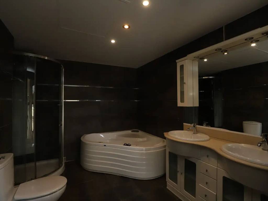 House 335 m² in Mijas