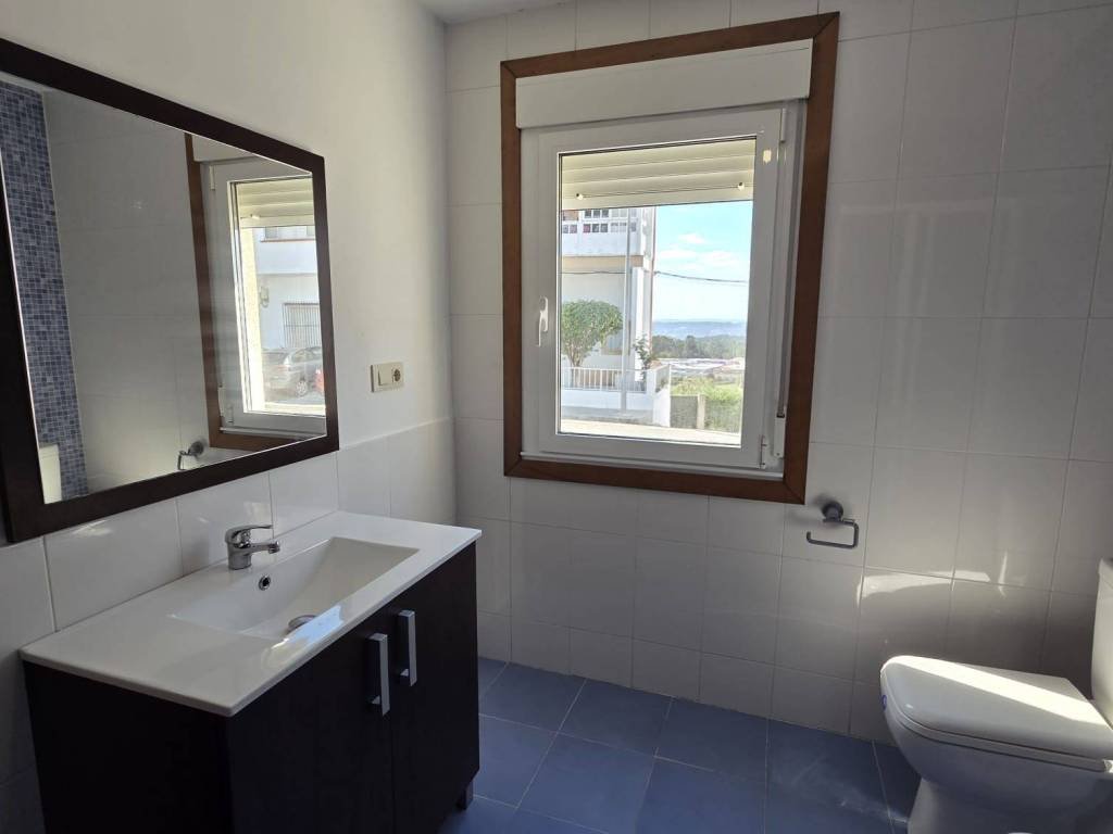 Casa de 180 m² en Teo