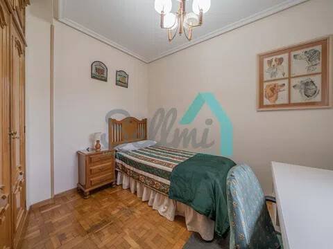 Wohnung 101 m² in Oviedo