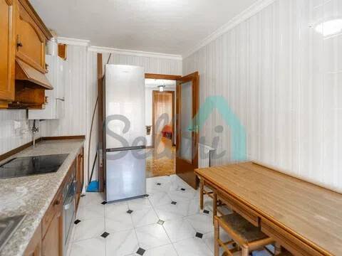 Piso de 105 m² en Oviedo