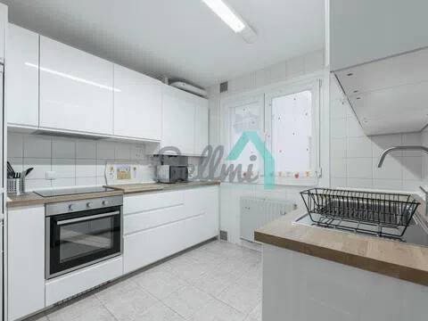 Piso de 84 m² en Oviedo