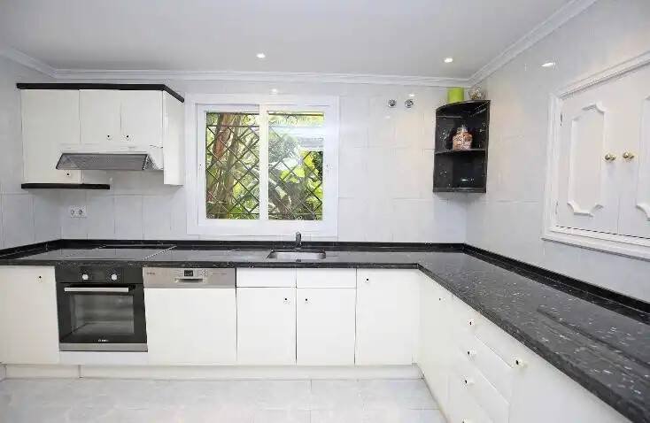 Casa de 180 m² en Estepona