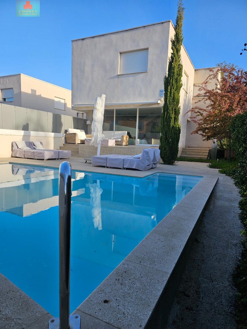 Casa de 265 m² en Ávila