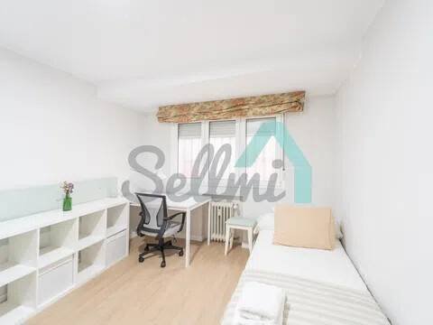 Piso de 80 m² en Oviedo