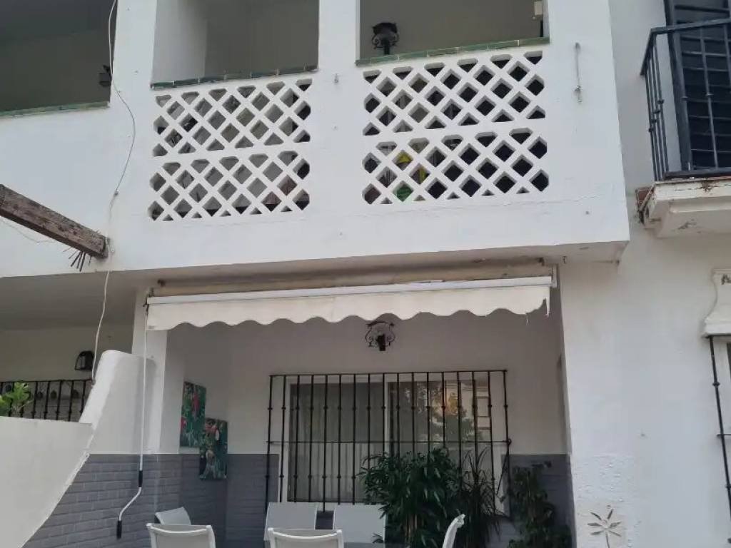 Casa de 130 m² en Los Barrios