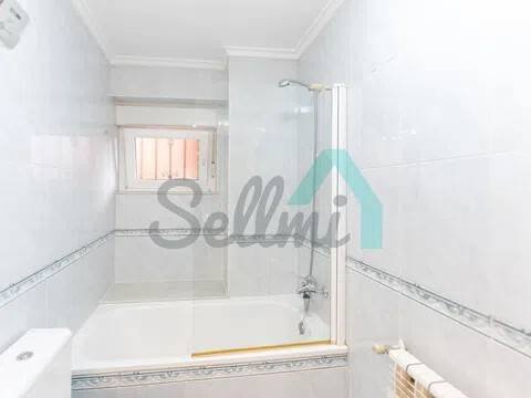 Piso de 80 m² en Oviedo
