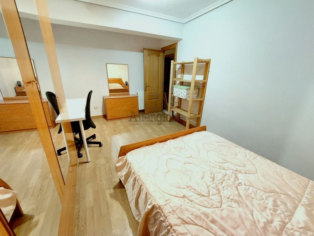 Piso de 108 m² en Oviedo