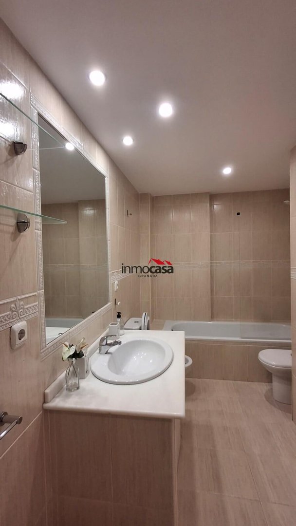 Piso de 83 m² en Granada
