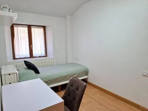 Pis de 80 m² a Pamplona
