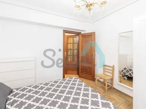 Piso de 80 m² en Oviedo