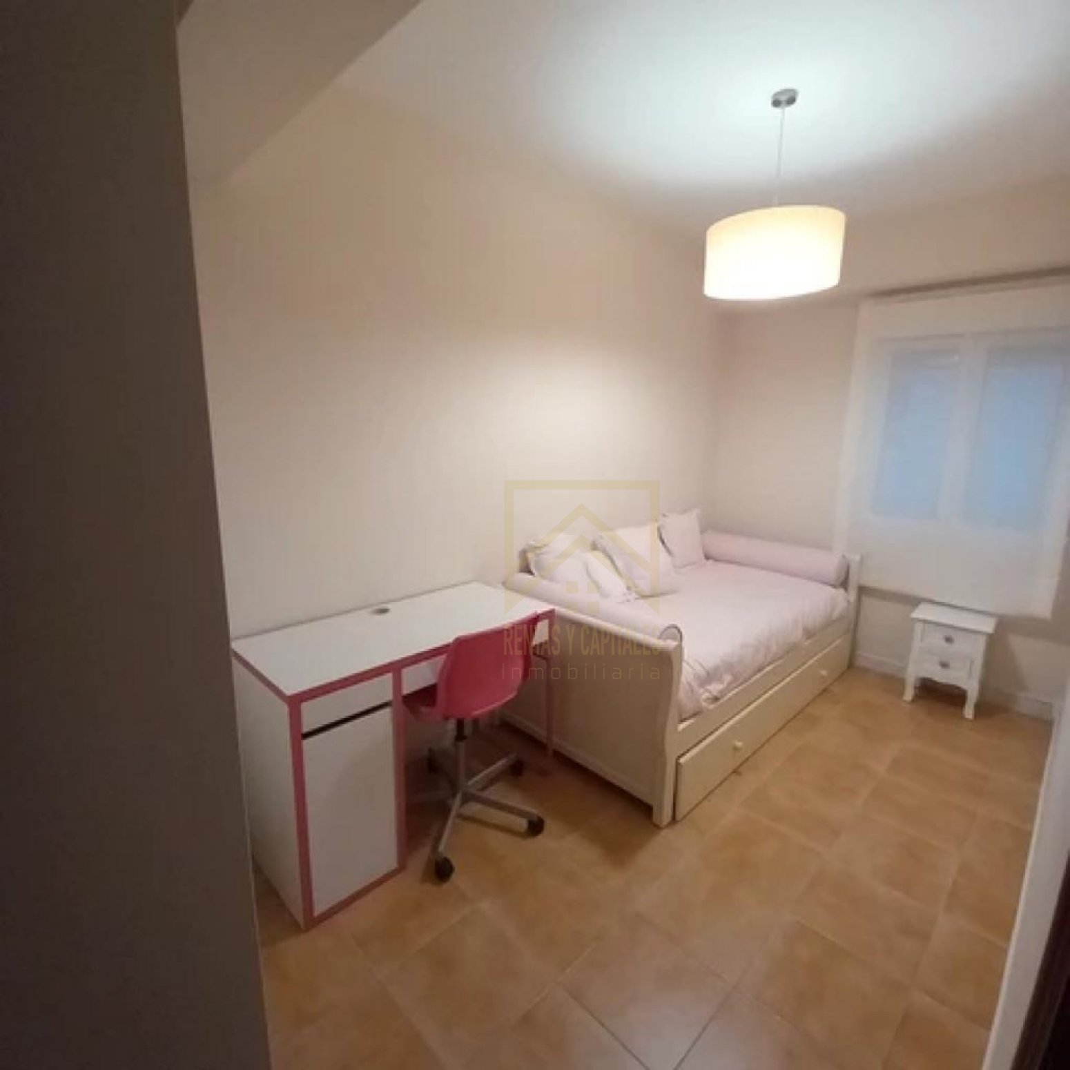 Piso de 90 m² en Camargo