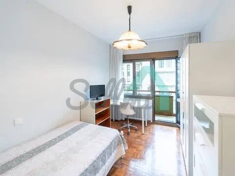 Piso de 107 m² en Oviedo