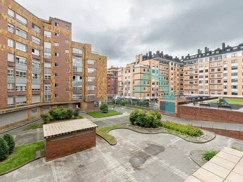 Piso de 46 m² en Oviedo